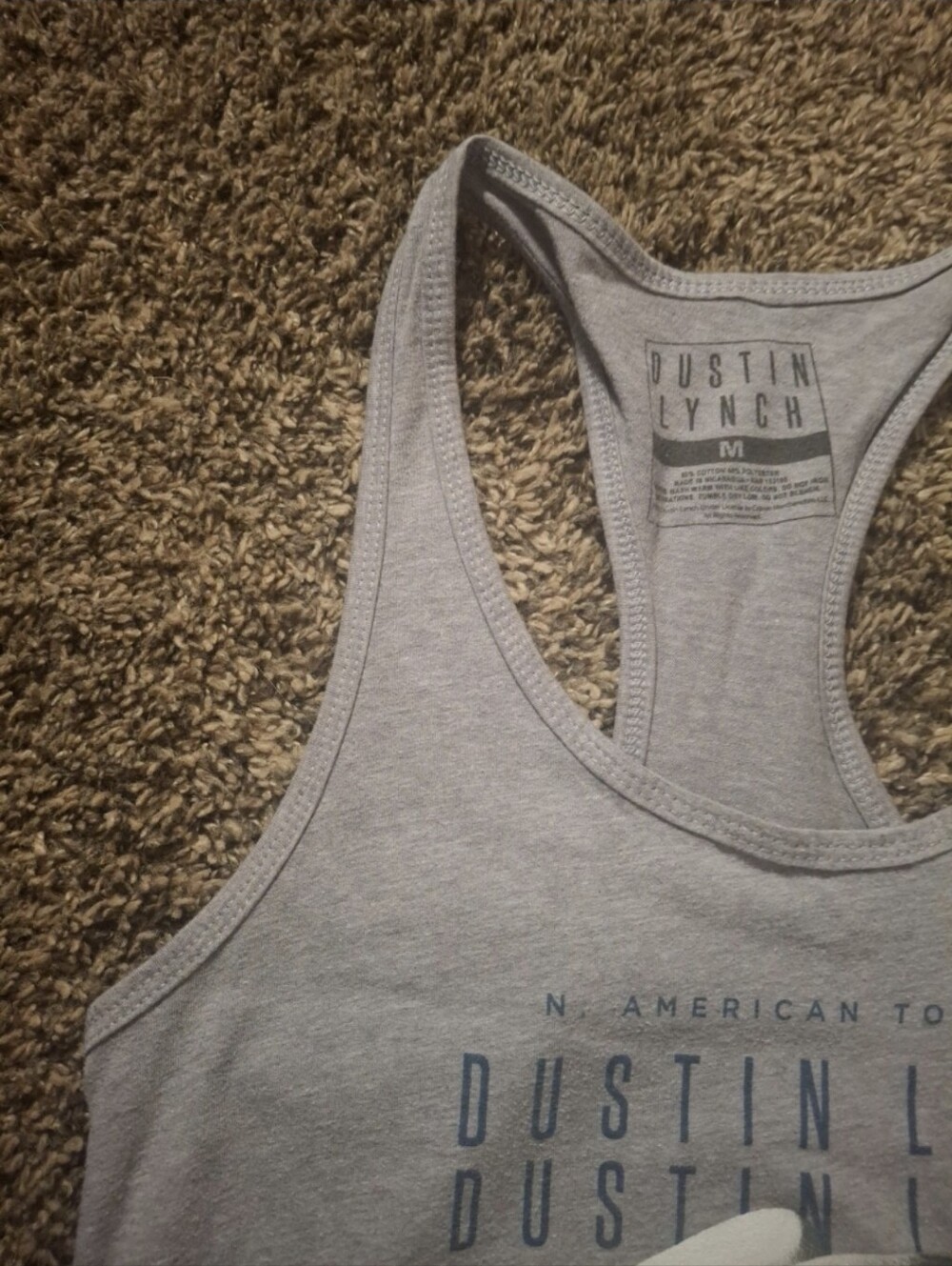 Dustin Lynch - Picture 2 of 10